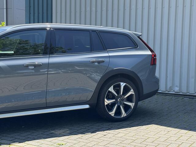 Volvo V60 CROSS COUNTRY 2.0 B5 AWD Keyless /12mnd Garantie / Leder / 20'' Harman K./ Apple / 4NW Banden / Adaptive / Str verw / Org NL