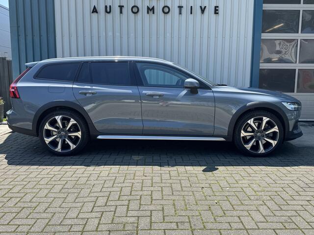 Volvo V60 CROSS COUNTRY 2.0 B5 AWD Keyless /12mnd Garantie / Leder / 20'' Harman K./ Apple / 4NW Banden / Adaptive / Str verw / Org NL
