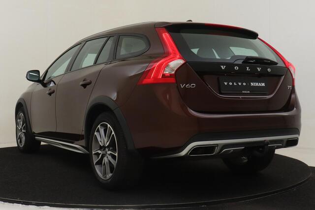Volvo V60 CROSS COUNTRY T5 POLAR+ LUXURY -PANO.DAK|POWER-SEATS|ADAP.XENON|CAMERA|STANDKACHEL|PDC|KINDERZITJES|SENSUS-CONNECT|STOEL/STUURVERW.|TREKHAAK|18"