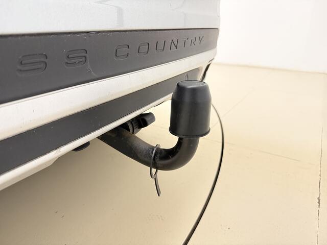 Volvo V60 CROSS COUNTRY D3 Polar+ | Sport stoelen | Trekhaak | Dealer onderhouden