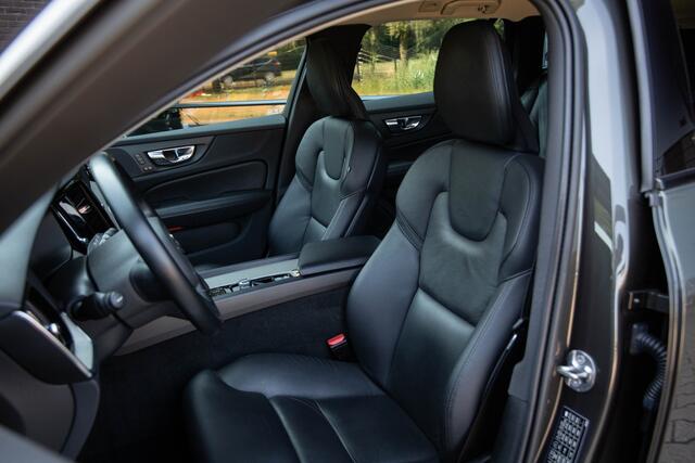 Volvo V60 CROSS COUNTRY 2.0 B5 AWD Pro , Trekhaak, Stoel/stuurverwarming, Elektrisch verstelbare stoelen met geheugen,