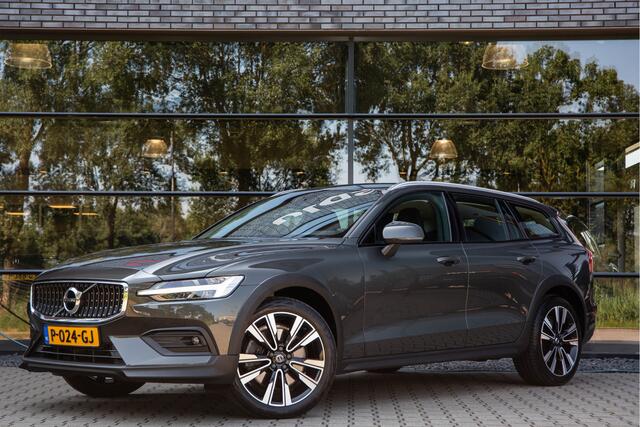 Volvo V60 CROSS COUNTRY 2.0 B5 AWD Pro , Trekhaak, Stoel/stuurverwarming, Elektrisch verstelbare stoelen met geheugen,