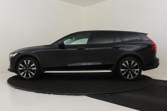Volvo V60 CROSS COUNTRY B5 (M-HYBRID) AWD PRO -PANO.DAK|HARMAN/KARDON|GEVENT.LEDER|HEAD-UP DISP.|CAMERA|LEDERLOOK|PRIVACY.GLAS|TREKHAAK|STYLING|19"