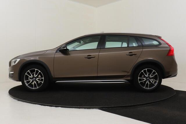 Volvo V60 CROSS COUNTRY T5 AUT. SUMMUM -PANO.DAK|PREMIUM.AUDIO|LEDER|POWER-SEATS|ADAP.XENON|CAMERA|STANDKACHEL|18"