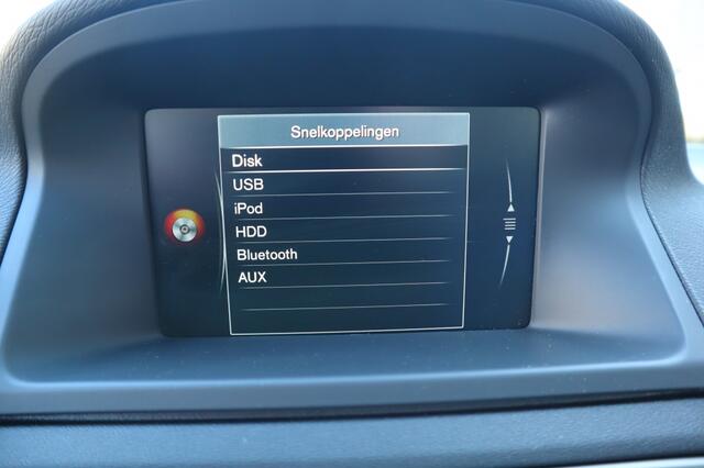 Volvo V70 2.0 T4 Polar | navi | trekh | stoelverw. | leer | 2e eigen. | bo