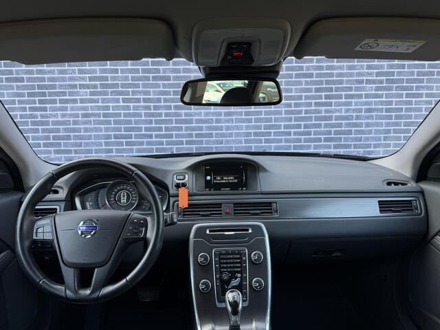 Volvo V70 2.0 T4 Classic Edition | Bi-Xenon | Standkachel | Leder | Elek. Achterklep | Stoelverwarming |