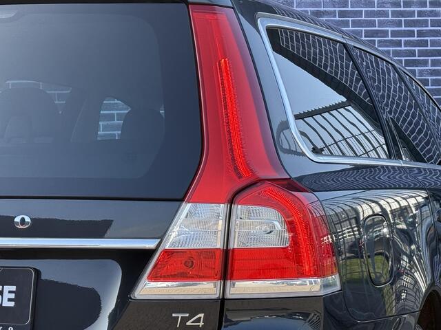 Volvo V70 2.0 T4 Classic Edition | Bi-Xenon | Standkachel | Leder | Elek. Achterklep | Stoelverwarming |