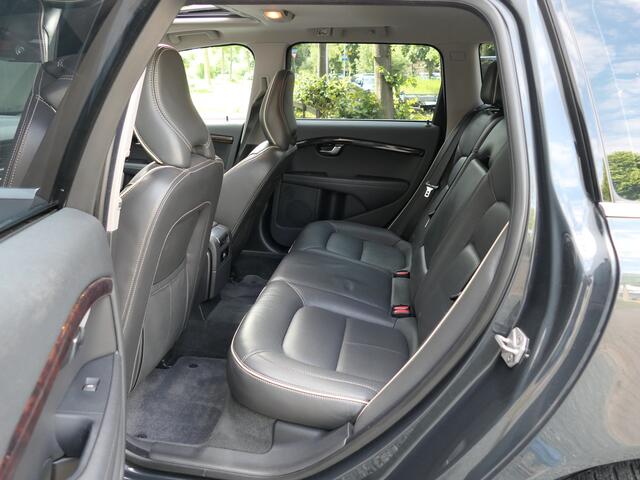 Volvo V70 2.0 T4 AUT Inscription Edition Schuifdak / Trekhaak / Stoelverwarming & verkoeling