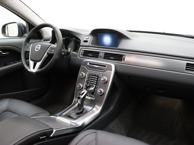 Volvo V70 D4 Automaat Polar+ / Nivomat / Open dak / Lederen bekleding / Stoel verwarming / Elektrisch verstelbare stoelen / Trekhaak /