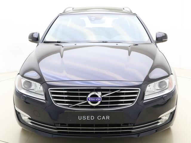 Volvo V70 D4 Automaat Polar+ / Nivomat / Open dak / Lederen bekleding / Stoel verwarming / Elektrisch verstelbare stoelen / Trekhaak /