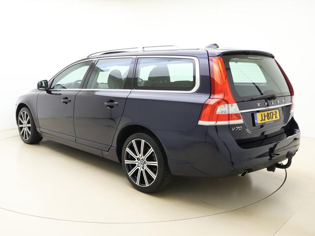 Volvo V70 D4 Automaat Polar+ / Nivomat / Open dak / Lederen bekleding / Stoel verwarming / Elektrisch verstelbare stoelen / Trekhaak /