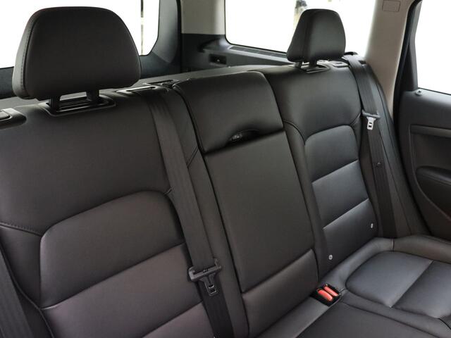 Volvo V70 D4 Automaat Polar+ / Nivomat / Open dak / Lederen bekleding / Stoel verwarming / Elektrisch verstelbare stoelen / Trekhaak /
