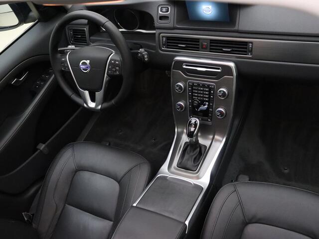 Volvo V70 D4 Automaat Polar+ / Nivomat / Open dak / Lederen bekleding / Stoel verwarming / Elektrisch verstelbare stoelen / Trekhaak /