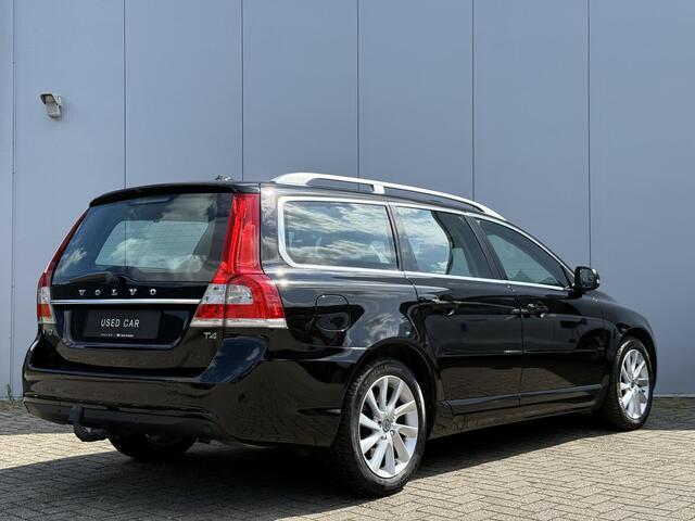 Volvo V70 T4 Polar+ Automaat | Lederen bekleding | Stoelverwarming | Elektrische stoelverstelling met geheugen | Standkachel | Volvo On Call | 17 inch LM velgen | Elektrisch schuif-kanteldak