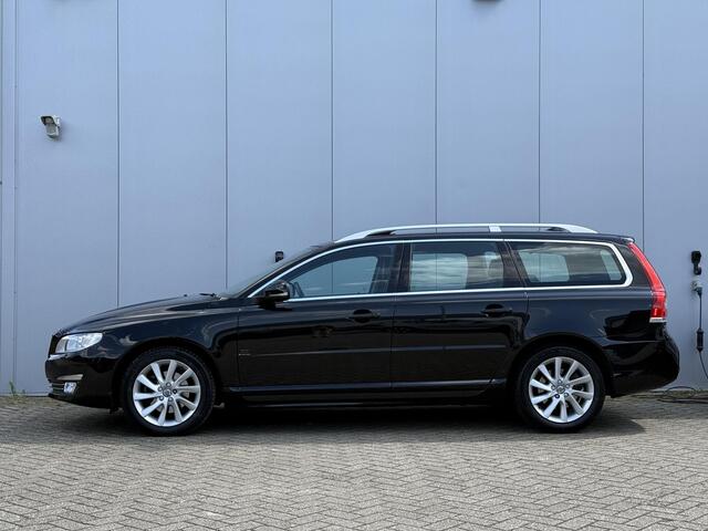 Volvo V70 T4 Polar+ Automaat | Lederen bekleding | Stoelverwarming | Elektrische stoelverstelling met geheugen | Standkachel | Volvo On Call | 17 inch LM velgen | Elektrisch schuif-kanteldak