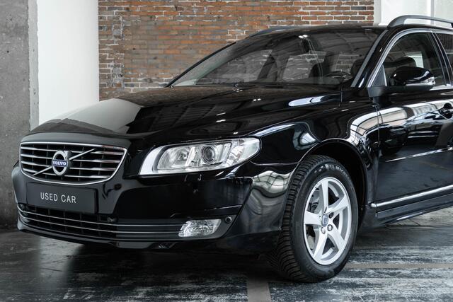 Volvo V70 D3 Polar+ | Dealer onderhouden | Harman Kardon premium audio | Stoelverwarming | Parkeerverwarming | BI-Xenon verlichting | Keyless entree | Volvo on Call | Gelamineerde zijruiten | Trekhaak |