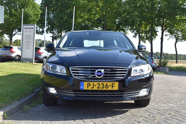 Volvo V70 D3 150PK Automaat Polar ACC | Xenon | Trekhaak | Leder | Standkachel | Stoelverwarming