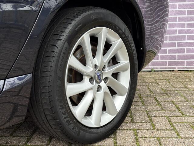 Volvo V70 T5 Summum Automaat | Leder | Bi-Xenon | Memory | Schuif/kanteldak | Parkeersensoren v+a | Verwarmde voor stoelen |
