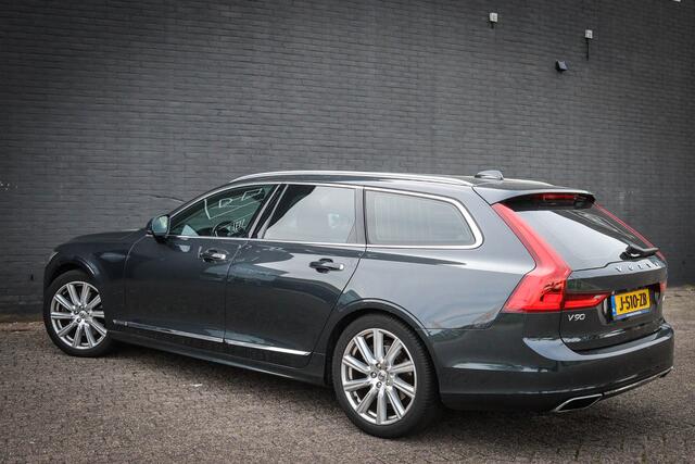 Volvo V90 2.0 T4 Inscription Net binnen; wordt nog showroom klaar gemaakt