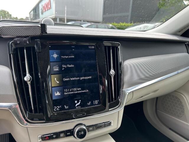 Volvo V90 Cross Country 2.0 T5 Pro | Luchtvering | Bowers & Wilkins | Trekhaak | Panorama-Schuifdak | Stoelverwarming + ventilatie | 360º Camera | Keyless entry | Volvo On Call |