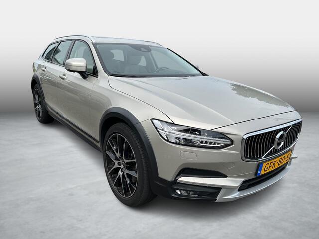 Volvo V90 Cross Country 2.0 T5 Pro | Luchtvering | Bowers & Wilkins | Trekhaak | Panorama-Schuifdak | Stoelverwarming + ventilatie | 360º Camera | Keyless entry | Volvo On Call |