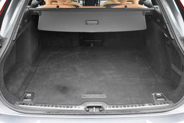 Volvo V90 T8 / INSCRIPTION / CARPLAY / LEDER / PANORAMADAK