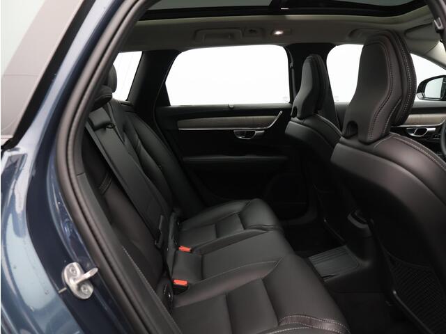 Volvo V90 T6 Plug-in hybrid 350PK AWD Ultimate Dark Volvo V90 2.0 T6 Recharge AWD Ultimate Dark / 360 graden camera / Volvo Alarm / Massagefunctie