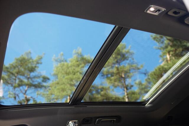 Volvo V90 T6 Plug-in hybrid Ultra Bright | Bowers&Wilkins | Luchtvering Achter | Massage+Ventilatie | Head-Up