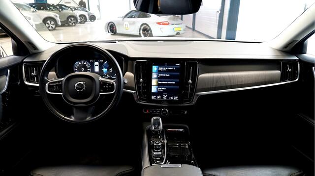 Volvo V90 2.0 T8 Recharge AWD 287kW/390pk Aut8 Inscription PANORAMADAK + HARMAN/KARDON + ADAPT.CRUISE + PILOT ASSIST + STOELVERWARMING&-VENTILATIE + 360 CAMERA + HEAD-UP DISPLAY + STUURVERWARMING + KEYLESS ENTRY&GO + PARKSENSOREN V&A + 19" LM-VELGEN!!