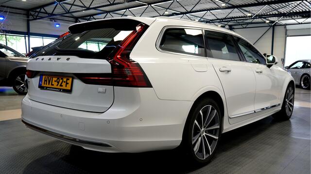Volvo V90 2.0 T8 Recharge AWD 287kW/390pk Aut8 Inscription PANORAMADAK + HARMAN/KARDON + ADAPT.CRUISE + PILOT ASSIST + STOELVERWARMING&-VENTILATIE + 360 CAMERA + HEAD-UP DISPLAY + STUURVERWARMING + KEYLESS ENTRY&GO + PARKSENSOREN V&A + 19" LM-VELGEN!!