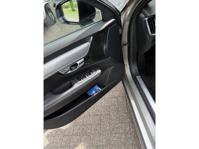 Volvo V90 2.0 T6 AWD R-Design ** Panodak ** Trekhaak ** NAP!! Rijbereik tot 87km (WLTP)