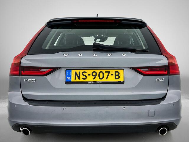Volvo V90 D4 190PK Automaat Momentum / Navigatie / Adap-cruise / park-assist / Memory sportseats / leder int. / Trekhaak / 18" Lmv / Apk april-2026