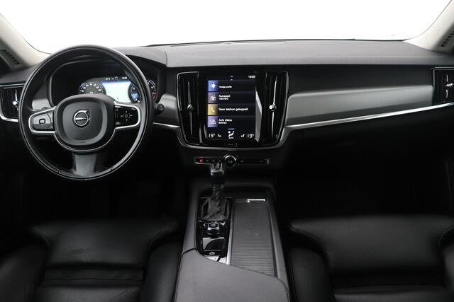 Volvo V90 T4 Momentum | Trekhaak | ACC | BLIS | Stoel+Stuurverwarming | Camera | Leder