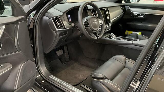 Volvo V90 B4 D Plus Dark | Trekhaak | Schuif/kantel Panoramadak | Memory | Harman/Kardon | Leder | BLIS | Adaptive cruise | Pilot assist | DAB | Extra getint glas |