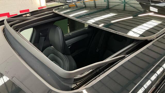 Volvo V90 B4 D Plus Dark | Trekhaak | Schuif/kantel Panoramadak | Memory | Harman/Kardon | Leder | BLIS | Adaptive cruise | Pilot assist | DAB | Extra getint glas |