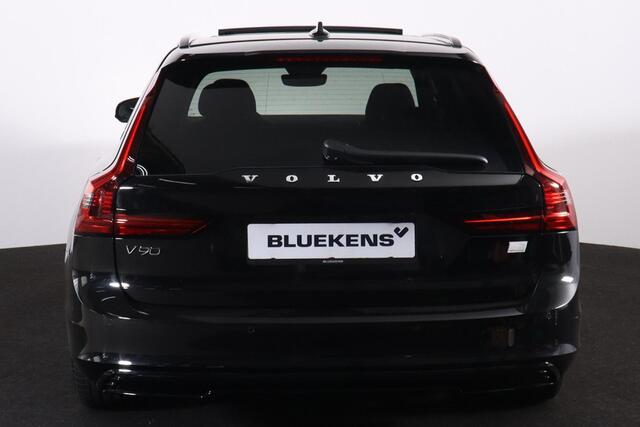 Volvo V90 T6 Recharge AWD Ultimate Dark - 360º camera - Adaptive Cruise Control - Pilot Assist - BLIS dodehoekassistentie - Harman Kardon premium audio - Elektr. verstelbare voorstoelen met geheugen - Stoelverwarming voor & achter - Verwarmbaar stuur - Zongordijnen