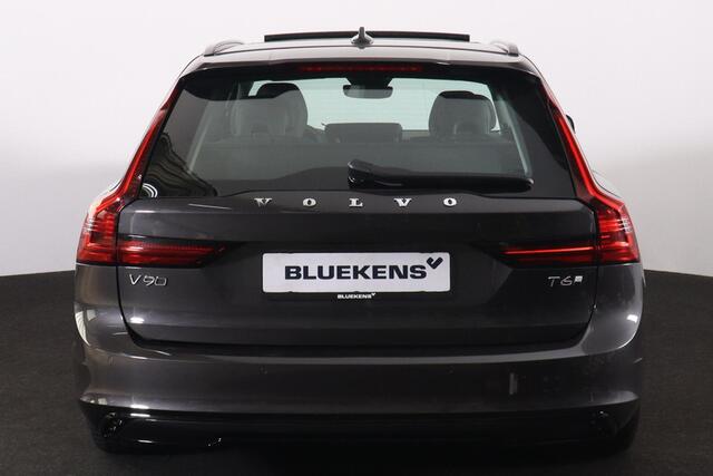 Volvo V90 T6 Recharge AWD Ultra Dark - Panorama/schuifdak - IntelliSafe Assist & Surround - 360º Camera - Harman/Kardon audio - Adaptieve LED koplampen - Verwarmde voorstoelen, stuur & achterbank - Parkeersensoren voor & achter - Elektr. bedienb. voorstoelen met ge