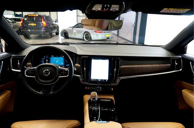 Volvo V90 2.0 T6 AWD 250kW/340pk Aut8 Recharge Inscription Exclusive PANORAMADAK + HARMAN/KARDON + STOELMASSAGE + PILOT ASSIST + BLIS + STOELVERWARMING&-VENTILATIE + 360 CAMERA + MATRIX LED + KEYLESS ENTRY&GO + LANE ASSIST + PARKSENSOREN + 19" LM-VELGEN!!