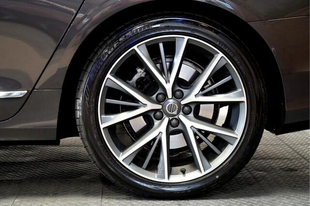 Volvo V90 2.0 T6 AWD 250kW/340pk Aut8 Recharge Inscription Exclusive PANORAMADAK + HARMAN/KARDON + STOELMASSAGE + PILOT ASSIST + BLIS + STOELVERWARMING&-VENTILATIE + 360 CAMERA + MATRIX LED + KEYLESS ENTRY&GO + LANE ASSIST + PARKSENSOREN + 19" LM-VELGEN!!