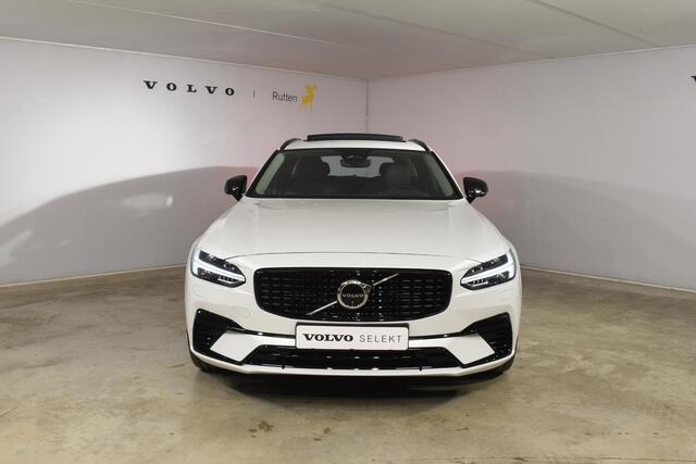 Volvo V90 T8 455PK Automaat Plug-in Hybrid AWD Ultra Dark / Navigatie / 360 Camera / Harman Kardon / Stuur & Stoelverwarming / Gelaagde Zijruiten / LM Velgen / Trekhaak