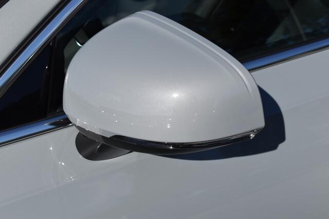 Volvo V90 2.0 T8 Plug-in hybrid AWD Ultra Bright | HUD | B&W | 360 camera | Stuurverwarming | Panodak | 19"LMV