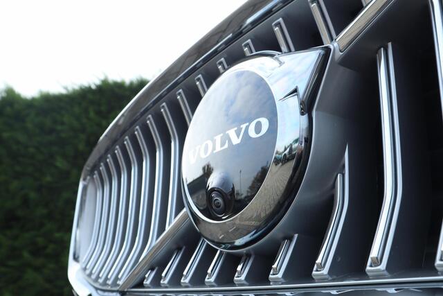 Volvo V90 2.0 T6 Plug-in hybrid AWD Ultra Bright | Luchtvering | B&W Audio | 360-camera | Head-up display | Schuif/kanteldak