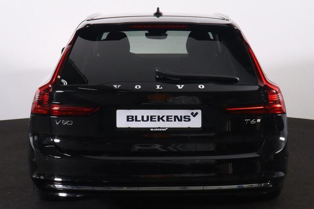 Volvo V90 T6 Recharge AWD Core Bright - IntelliSafe Assist & Surround - 360º Camera - Harman/Kardon audio - Verwarmde voorstoelen, stuur & achterbank - Parkeersensoren voor & achter - Extra getint glas - Elektr. inklapbare trekhaak - 18' LMV