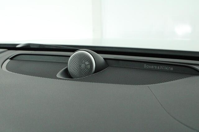 Volvo V90 Cross Country 2.0 B5 250pk AWD Pro Trekhaak Camera B&W Audio Leder Geventileerde Stoelen HUD Panoramadak