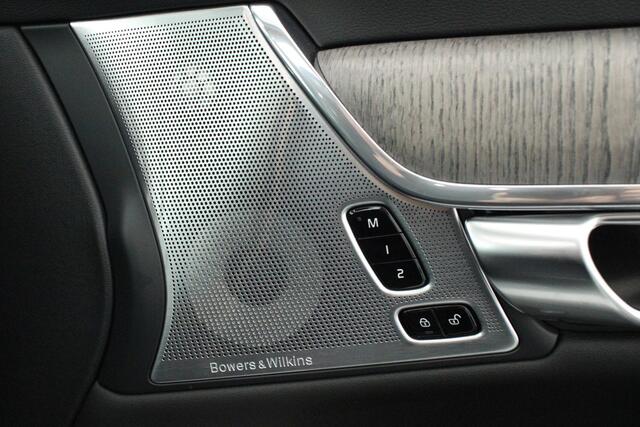 Volvo V90 Cross Country 2.0 B5 250pk AWD Pro Trekhaak Camera B&W Audio Leder Geventileerde Stoelen HUD Panoramadak