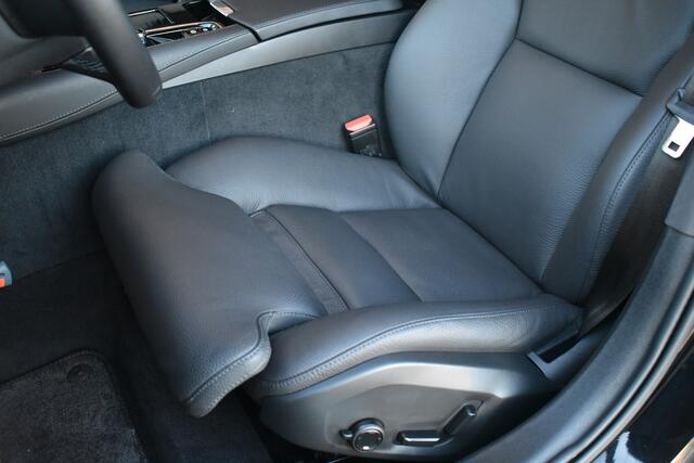 Volvo V90 T8 455PK Plug-in hybrid AWD Ultra Dark | 360 Camera | Trekhaak | All-Season | Gelamineerd Glas |