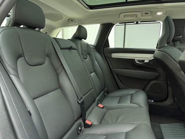 Volvo V90 T6 350pk AWD Ultra Dark / Dubbel glas / 19'' + All Season / Trekhaak / head-Up / Lederen Dashboard / Stoel + Stuurw. Verwarming / Full-LED / 360 Camera / Keyless /