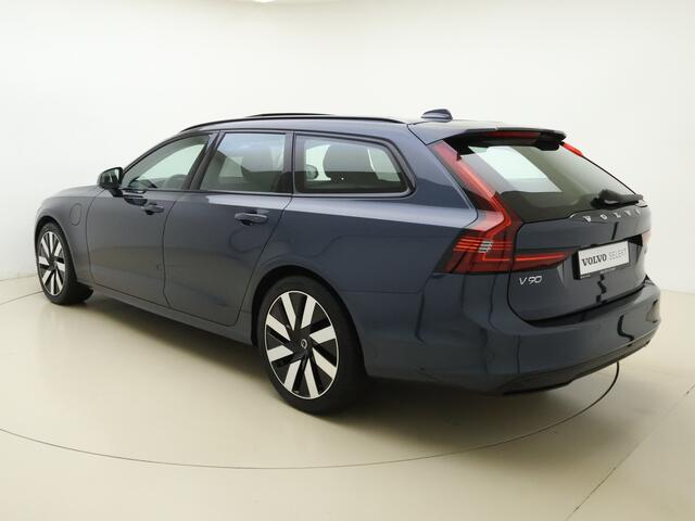 Volvo V90 T6 350pk AWD Ultra Dark / Dubbel glas / 19'' + All Season / Trekhaak / head-Up / Lederen Dashboard / Stoel + Stuurw. Verwarming / Full-LED / 360 Camera / Keyless /