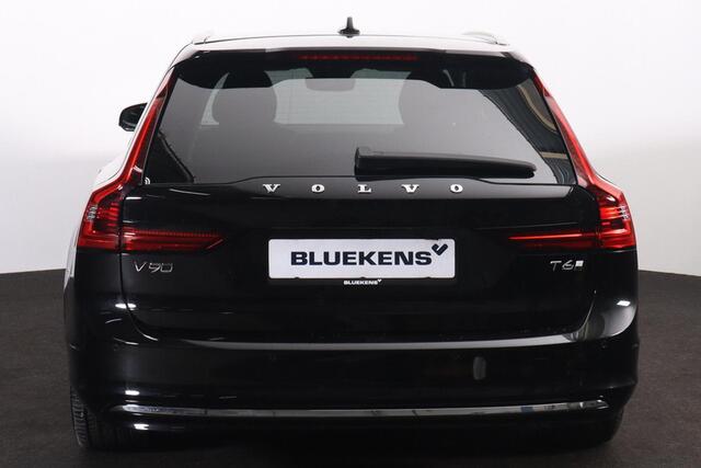 Volvo V90 T6 Recharge AWD Plus Bright - Luchtvering - IntelliSafe Assist & Surround - 360º Camera - Harman/Kardon audio - Adaptieve LED koplampen - Verwarmde voorstoelen, stuur & achterbank - Parkeersensoren voor & achter - Elektr. bedienb. voorstoelen met geheugen