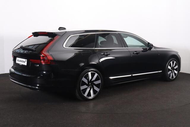 Volvo V90 T6 Recharge AWD Plus Bright - Luchtvering - IntelliSafe Assist & Surround - 360º Camera - Harman/Kardon audio - Adaptieve LED koplampen - Verwarmde voorstoelen, stuur & achterbank - Parkeersensoren voor & achter - Elektr. bedienb. voorstoelen met geheugen